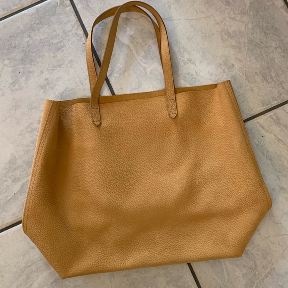 Madewell Handbags - Sunny Madewell Transport Tote 🌞🌻🌼